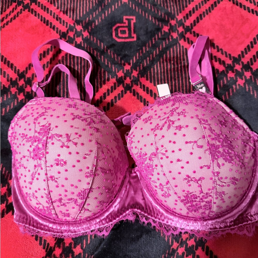 Victoria's Secret Fuchsia Lace Bra